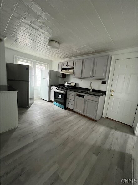 Building Photo - 229 Kellogg St