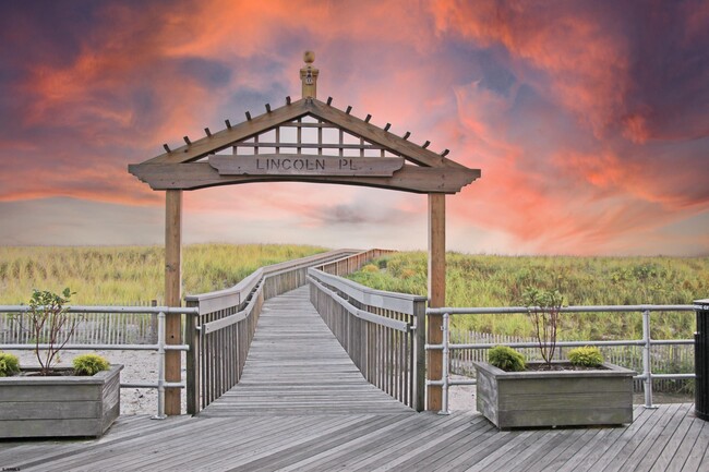 Building Photo - 3851 Boardwalk