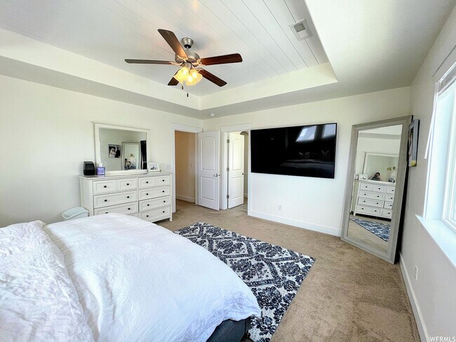 Building Photo - 616 W 4050 N