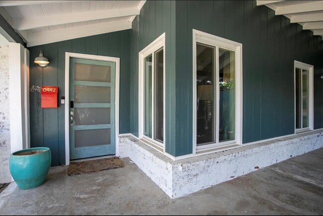 Building Photo - 6442 Lontos Dr