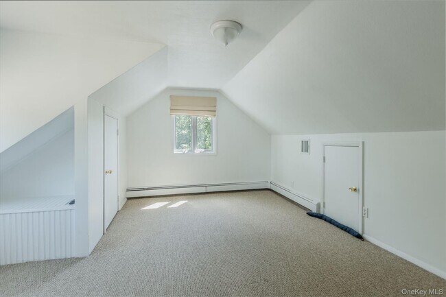 Building Photo - 306 5th Ave
