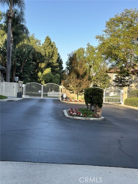 Building Photo - 38 Sobrante