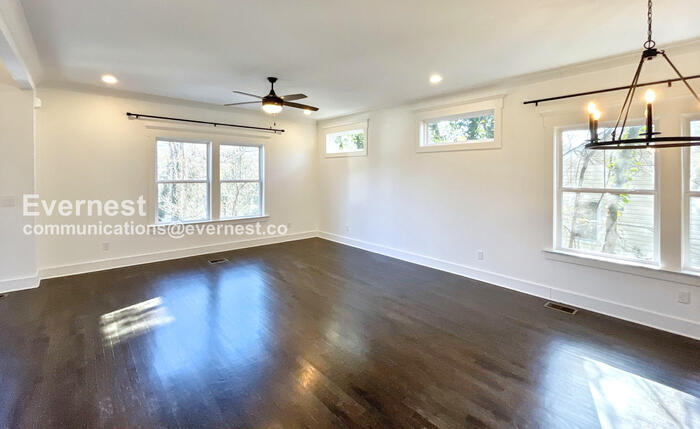 Building Photo - 174 Lynda Cir