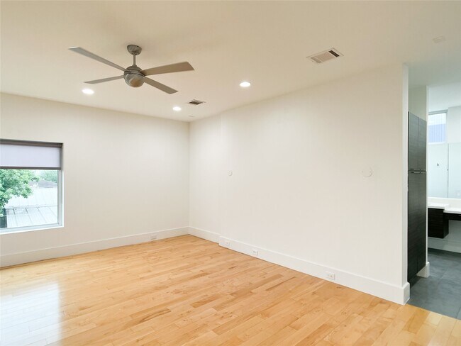 Building Photo - 5301 Chenevert St
