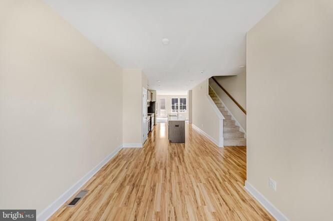 Building Photo - 3525 Carnaby St