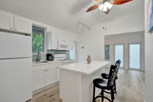 Building Photo - 1115 4th St