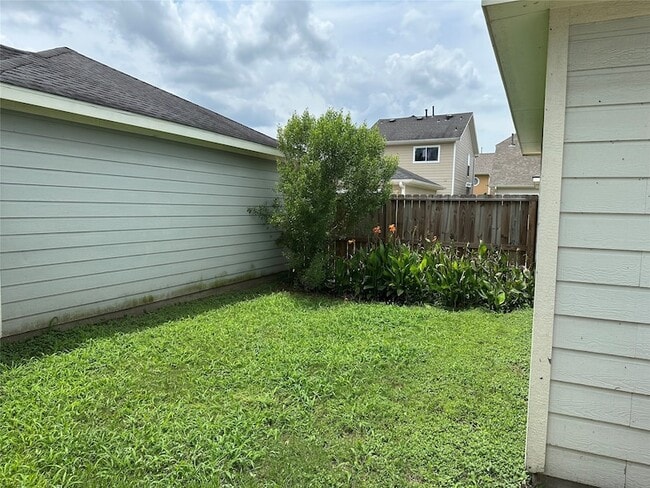 Building Photo - 3910 Mossy Pl Ln