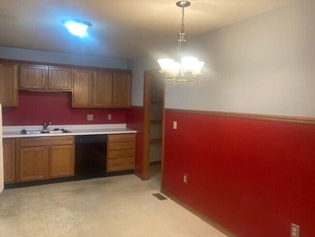 Building Photo - 342 Westline Ct