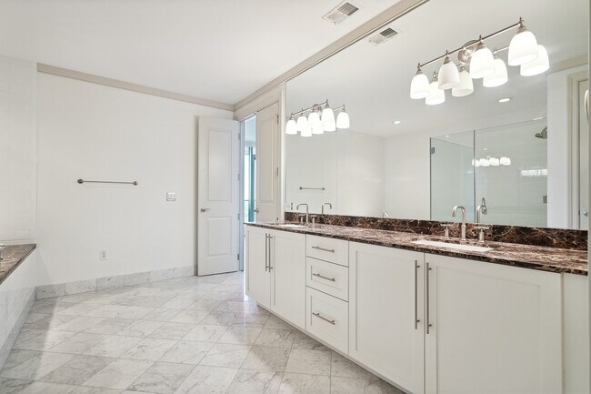 Building Photo - 3344 Peachtree Rd