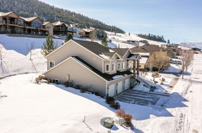 Building Photo - Executive Rental - Stone Mountain - 5 Bed - 3 Bath