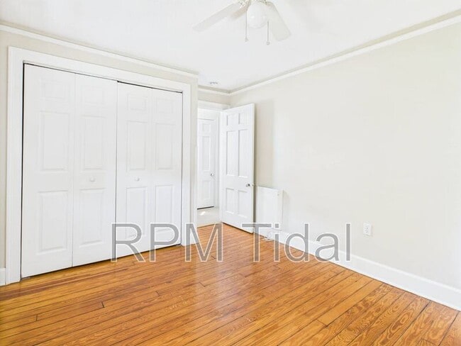 Building Photo - 217 Palen Ave