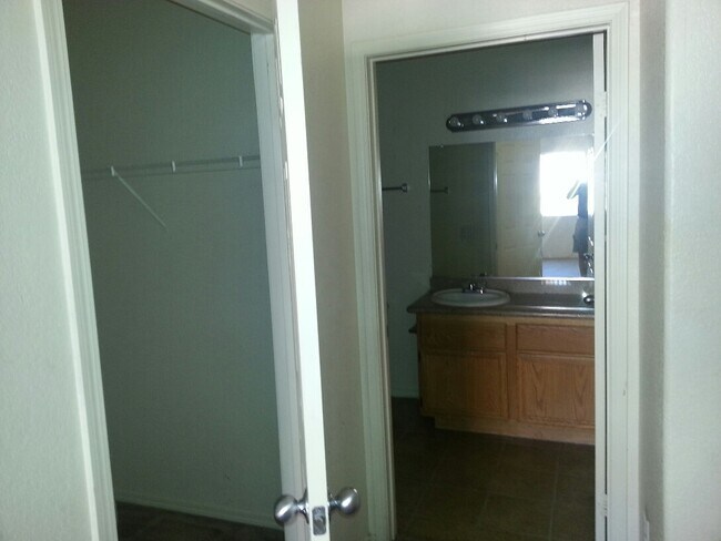 Building Photo - 3318 N Decatur Blvd