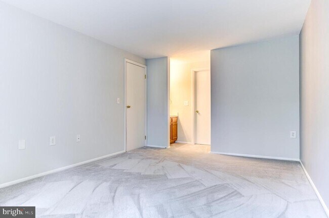 Building Photo - 18110 Chalet Dr