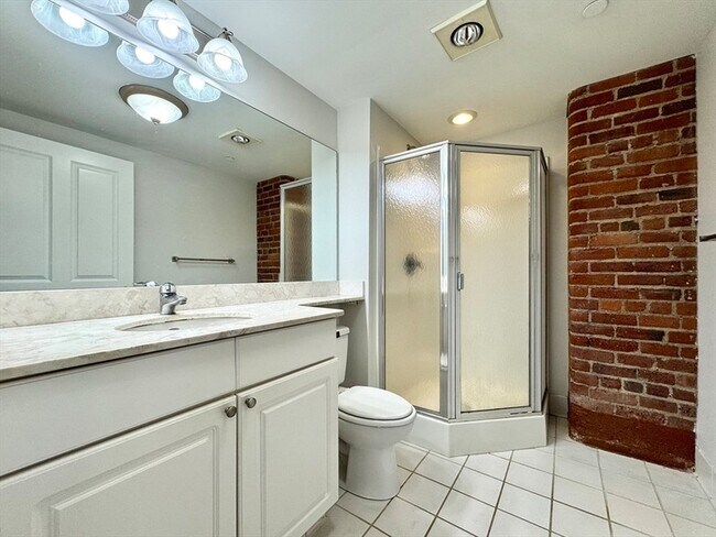 Building Photo - 4 Bishop St