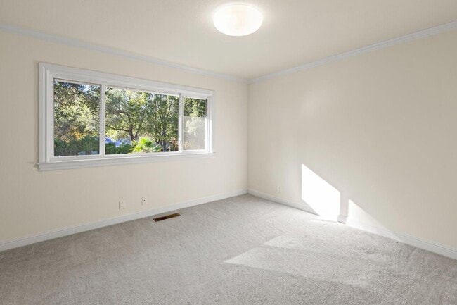 Building Photo - 27696 Vogue Ct