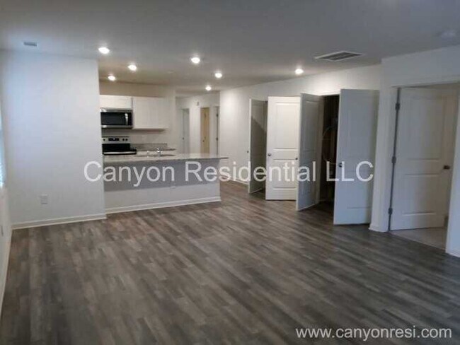 Building Photo - 702 Wayfinder Run