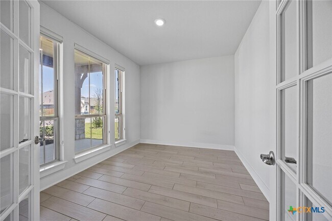 Building Photo - 1112 Lickety Ln