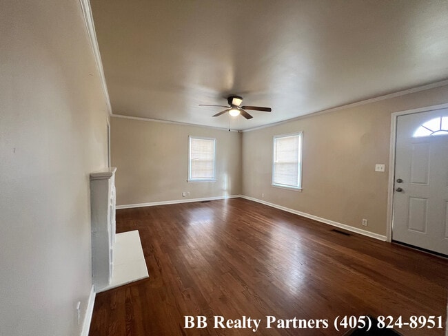 Building Photo - 1212 S Erie Ave