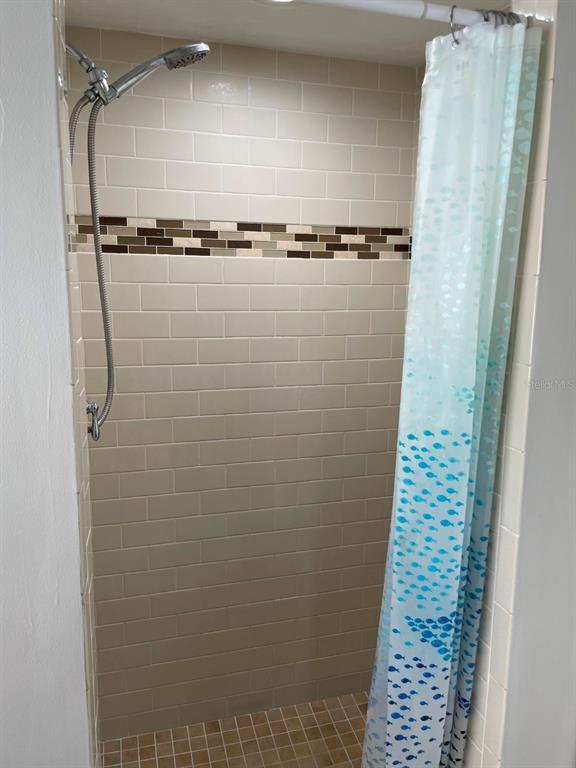 Building Photo - 419 12th Ave