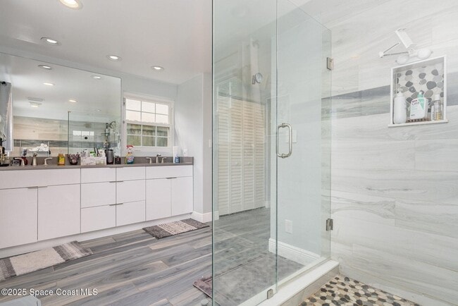 Building Photo - 409 E Melbourne Ave