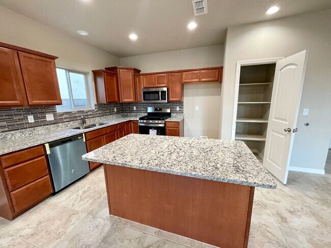 Building Photo - 2022 Construction 3 Bedroom Home in Southe...