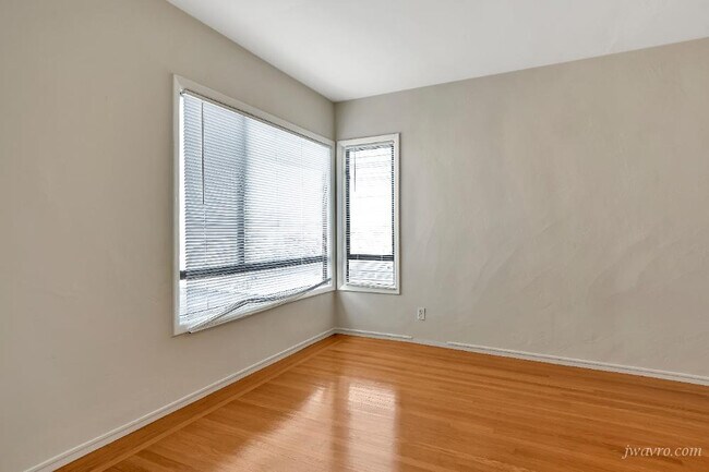 Building Photo - 70 Terra Vista Ave
