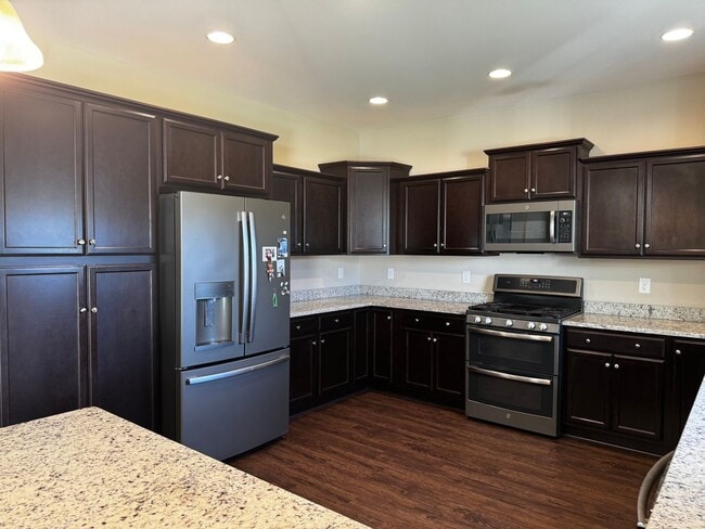Building Photo - Grand 2 story home in Bluewater Rise
