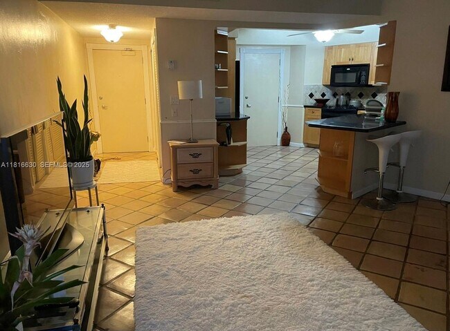 Building Photo - 3800 Galt Ocean Dr