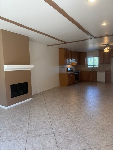 Building Photo - 39905 Estates Rd