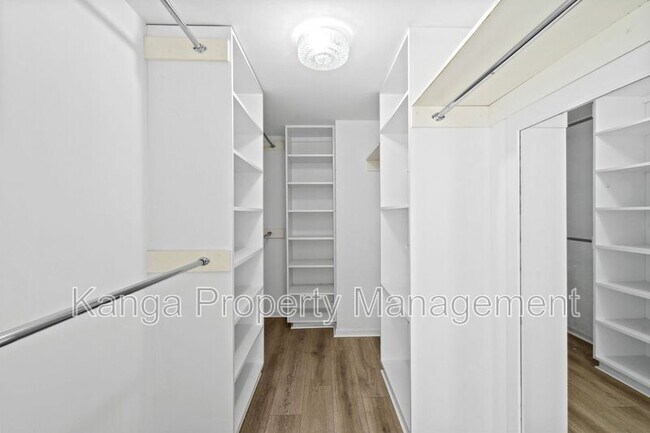 Building Photo - 2425 Presidential Way