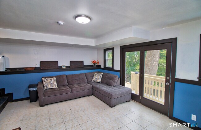 Building Photo - 15 Lower Rd