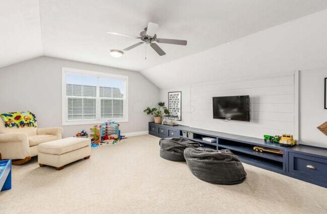 Building Photo - Stunning home in Olentangy schools!