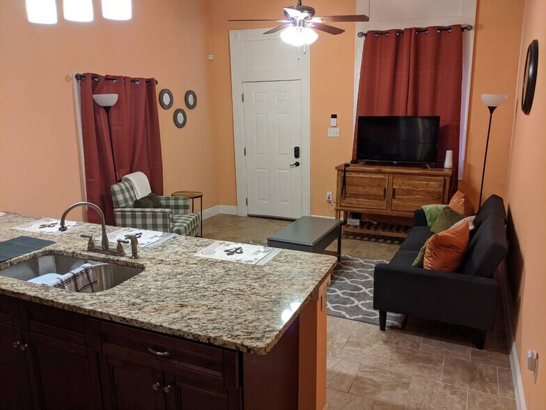 Living room &amp; counter with 4 stools - 2733 Amelia St