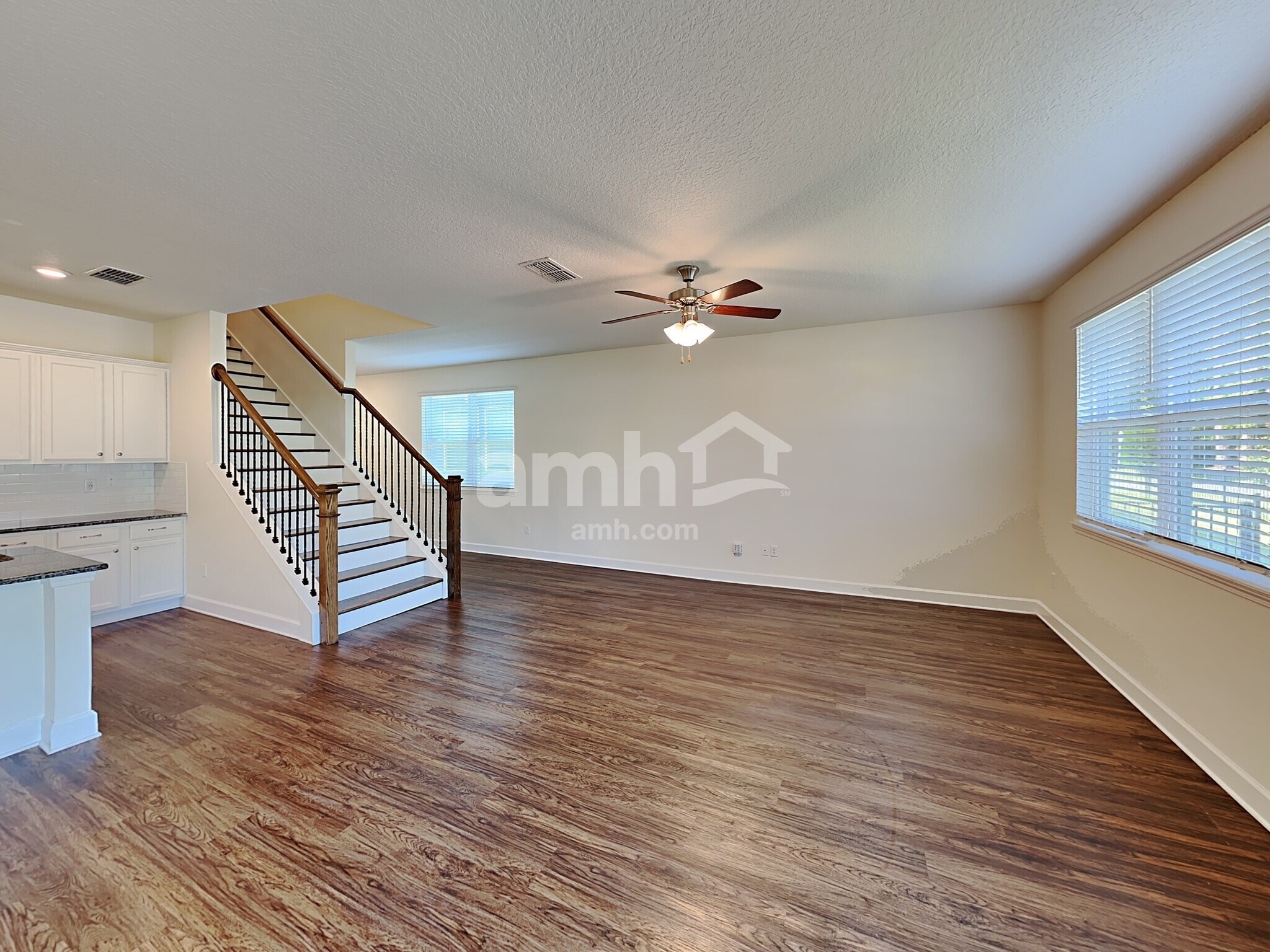 Building Photo - 3084 Creek Village Ln