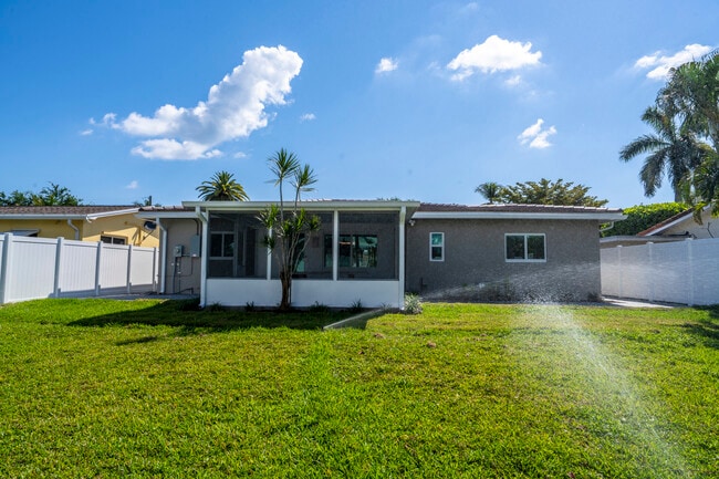 Building Photo - 2001 NE 17th Way