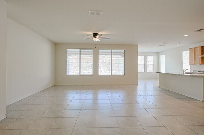 Building Photo - Beautiful 4 Bedroom Home in Aloravita Community
