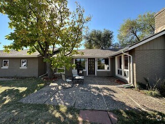 Building Photo - Splendid 4 Bedroom in Morrison Proper!