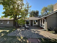 Building Photo - Splendid 4 Bedroom in Morrison Proper!