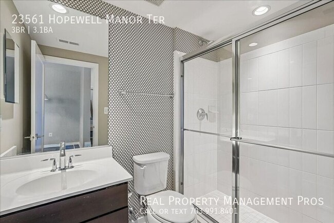 Building Photo - 23561 Hopewell Manor Terrace