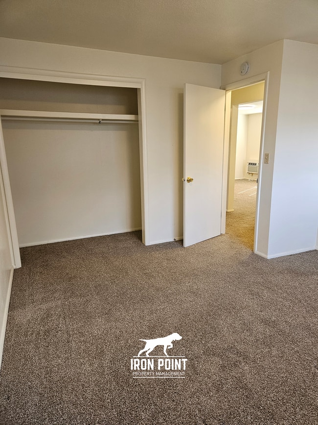 Building Photo - North Boise Duplex w/2 beds, 1bath, W/D, a...