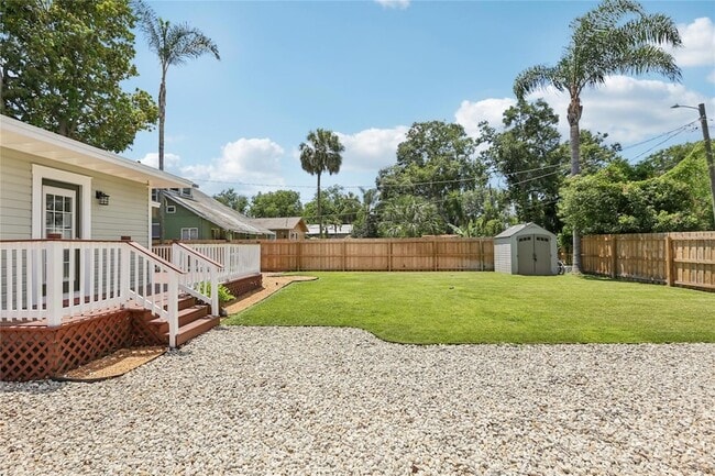 Building Photo - 712 E Caracas St