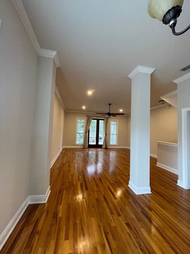 Building Photo - 1330 N Duval St