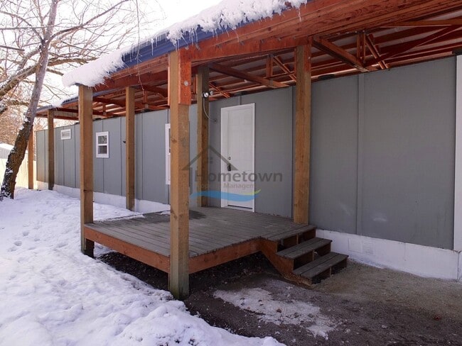 Building Photo - Beautiful & Clean 2 Bed 1 Bath Manufacture...
