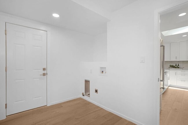 Building Photo - Fully Renovated Orinda Home for Rent, Avai...