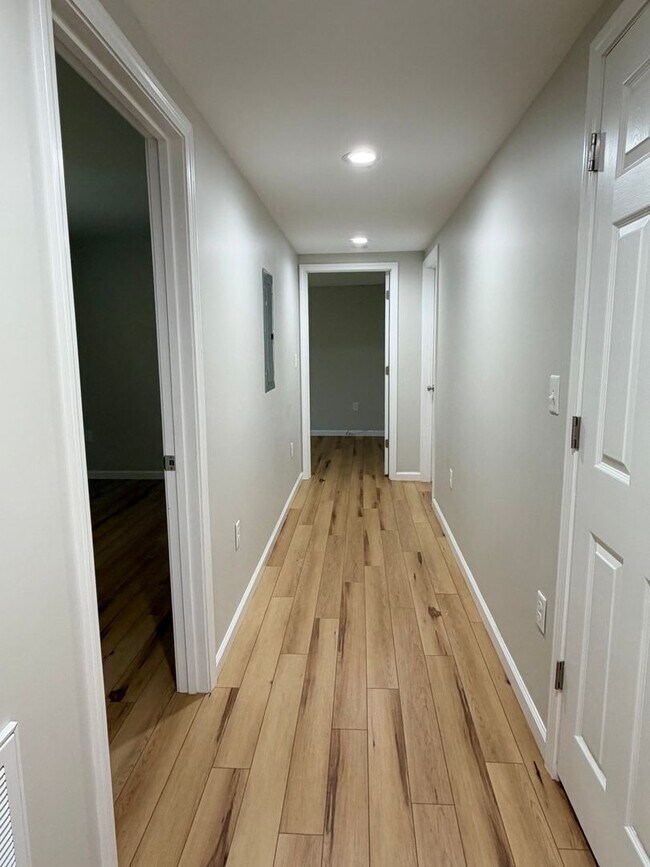 Building Photo - Rhodes