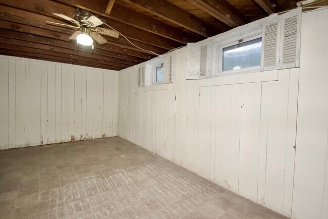 Building Photo - 1617 Plumtree Rd