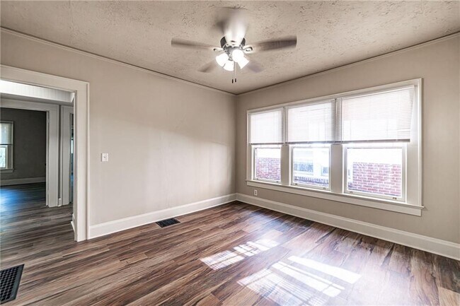 Building Photo - 1029 Katherwood Dr SW