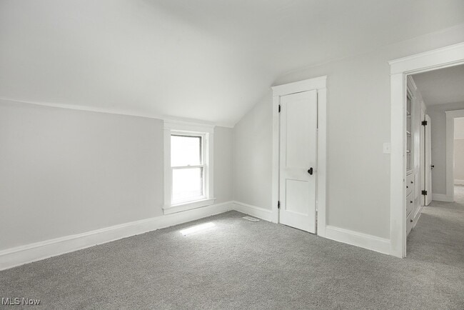 Building Photo - 15409 Grovewood Ave