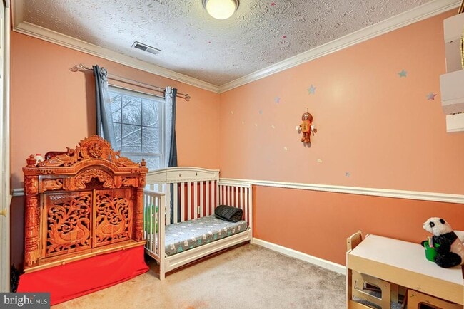 Building Photo - 10 Bluestem Ct