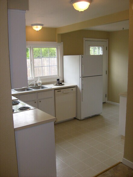 Building Photo - 2022 Filbert St